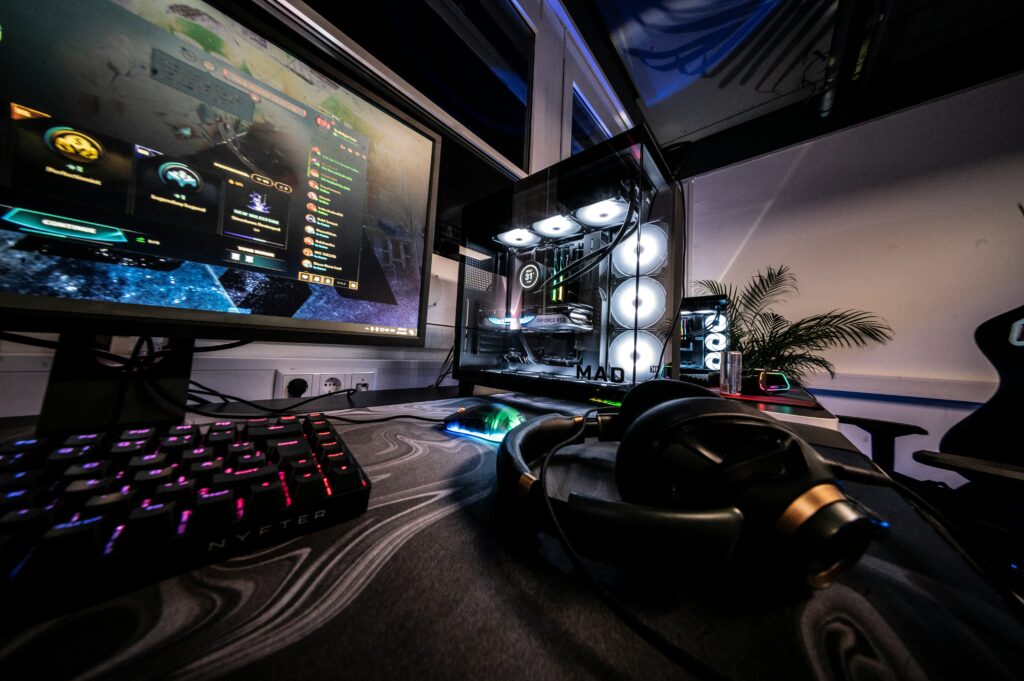 dark-room-gold-accent-gaming.jpg