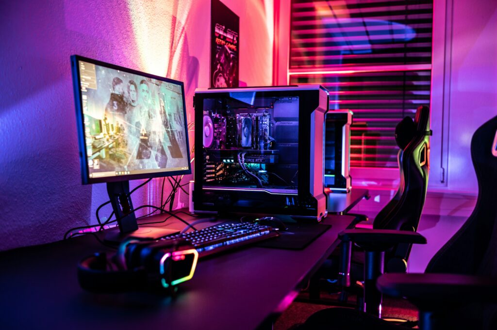 ネオンスタイル ゲーム部屋 RGB デスク環境