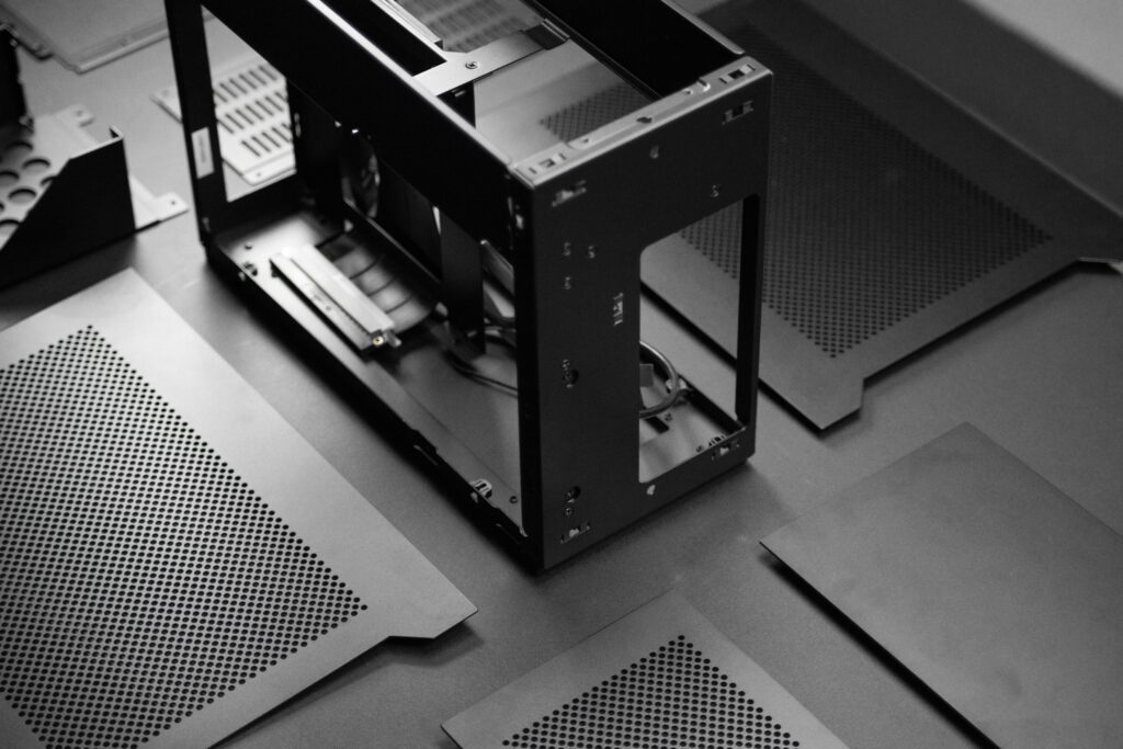 コスパと見た目を左右するBTOゲーミングPCのタワーケース内部の様子